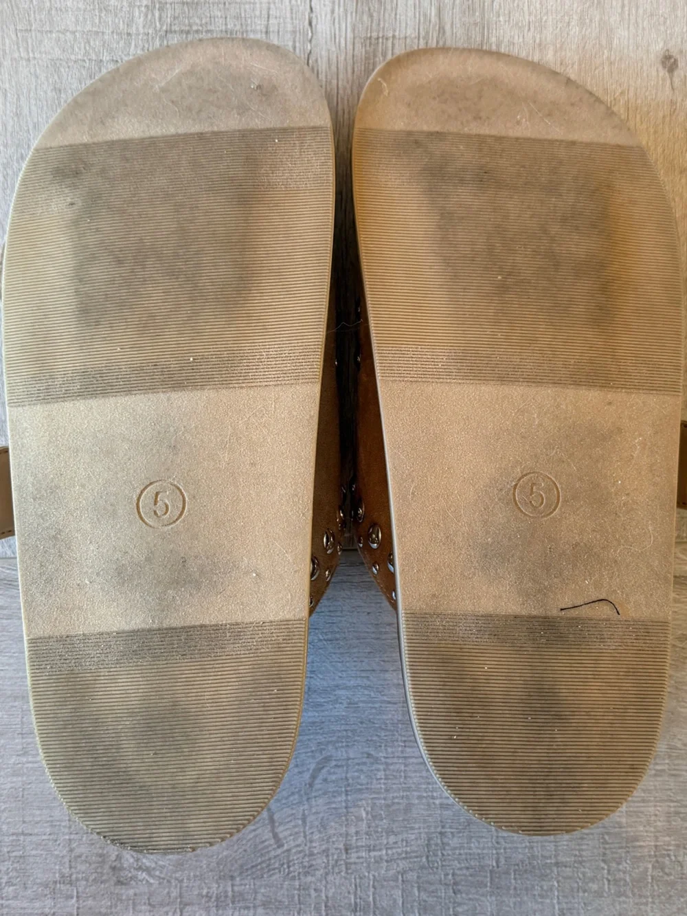 Women’s Stud Buckle Slides size 5